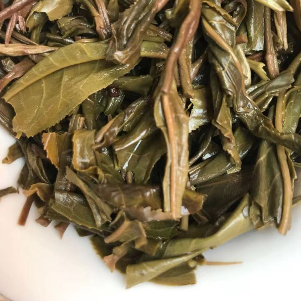 357g Yunnan Raw Puerh Tea Menghai Iceland Pu'er Raw Tea Cake Chinese Pu-erh Tea