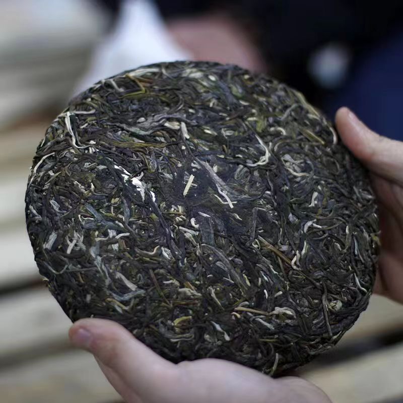 357g Yunnan Puerh Raw Tea Cake Early Spring Puerh Shengcha Organic Old Pu'er Tea Secondary image