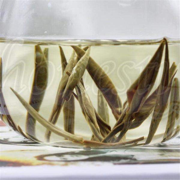 Thé en vrac blanc à l'aiguille d'argent Bai Hao Yin Zhen biologique