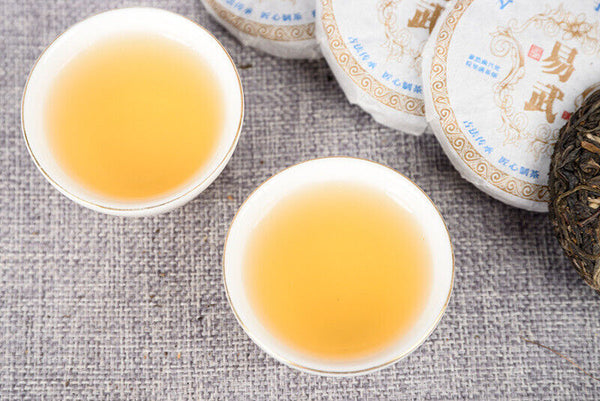 Yunnan Pu'er Tea Leaves Yiwu Tea Cake Raw Pu'er Tea Cake 50g