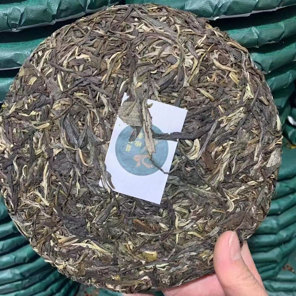 357g Spring Sheng Pu-erh Tea Cake Jadeite Banzhang Puerh Raw Tea Pu'er Cake Tea Secondary image