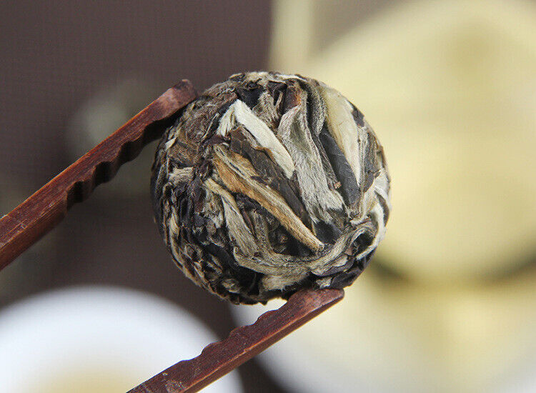 Yunnan Moonlight White Ball Nectar Fragrance Raw Puer Tea Yue Guan Bai Long Zhu