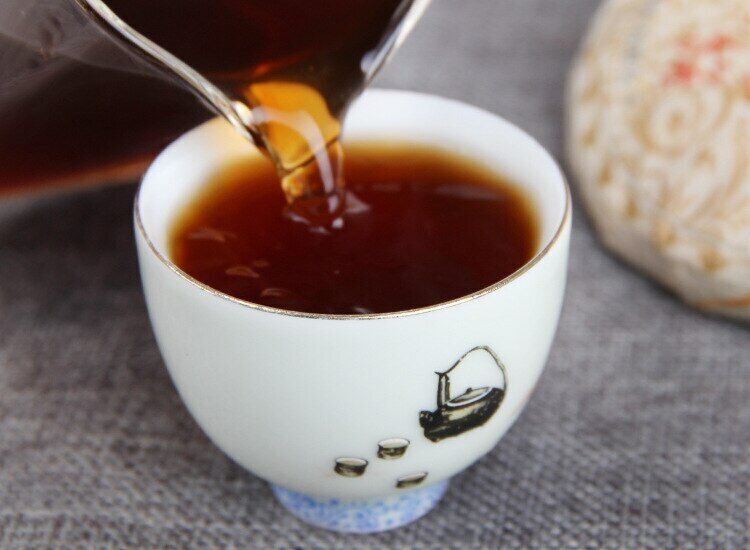 Chinese Yunnan Ripe Puerh Golden Bud Small Cake Shu Puer 100g