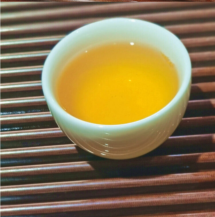 Spring Tip * Mengku Rongshi Pu Erh Puer Pu'er Tea 400g Raw Shen Green Cake