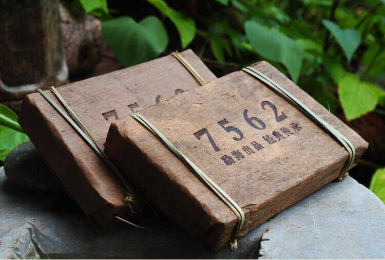 Chinese Menghai 7562 Ripe Puer Shu Pu'er Brick Pu-erh 250g Bamboo Leaf Pack