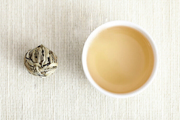 Yunnan High Mountain Old Tree White Tea Handmade Yue Guang Bai Dragon Ball Moon