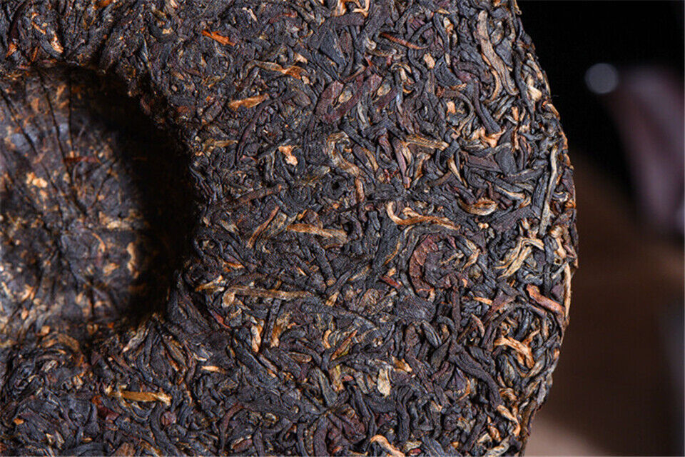 Yunnan Old Tree Sun Dried Black Tea Dianhong Feng Qing Dian Hong Tea Cake 357g