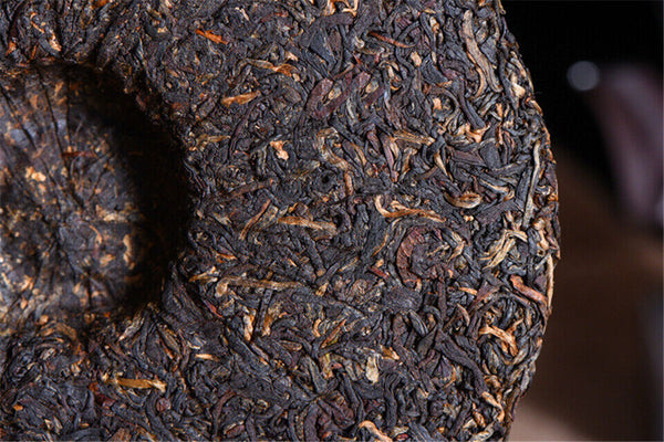Yunnan Old Tree Sun Dried Black Tea Dianhong Feng Qing Dian Hong Tea Cake 357g