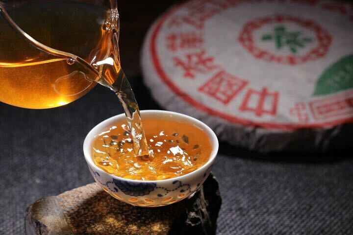CNNP Zhong Cha Wild Arbor Leaves Aged Pu-erh Tea Cake Raw Puer Pu'er 357g