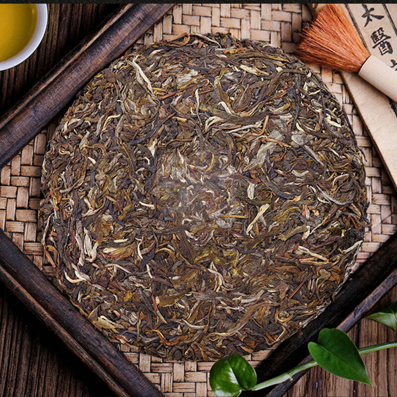357g Puerh Raw Tea Cake Yunnan Old Tree Pu-erh Green Tea Benefits Aged Pu'er Tea Secondary image