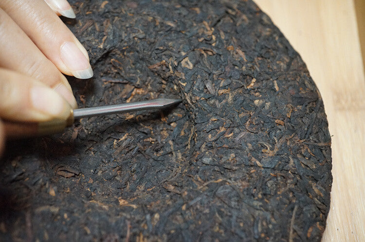 CIFbuy 826 * 2014 Yunnan Long Run Tea Ripe Puer Tea Cake Lin Cang Old Tree Pu'er 357g