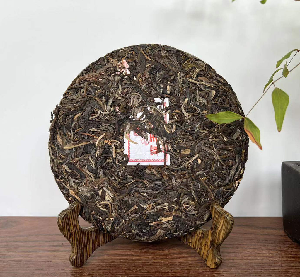 Ba Wang Qing Bin (Overlord Green Cake)  Chensheng Hao Pu-erh Tea Raw 357g