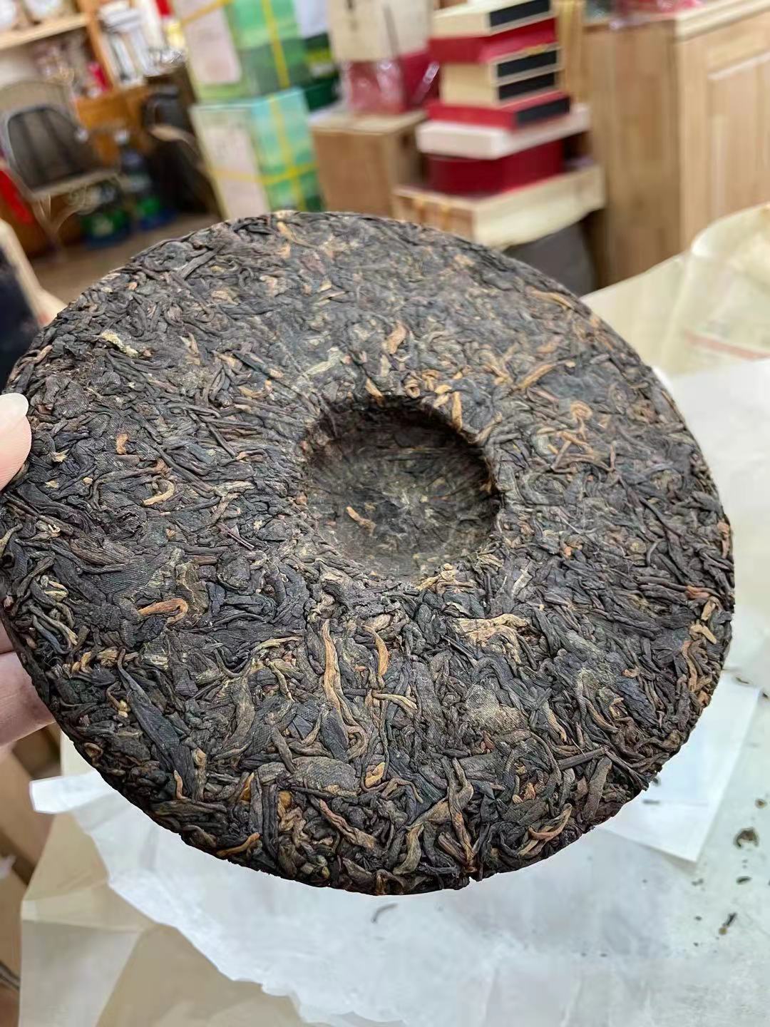 Yi Dai Zong Shi * Haiwan Old Comrade Premium Ripe Pu'er Shu Puer Tea 357g