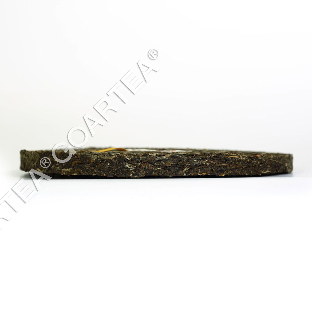 Year 357g Yunnan Xiaguan Golden Ribbon Raw Iron Cake Puer Pu'er Puerh Tea