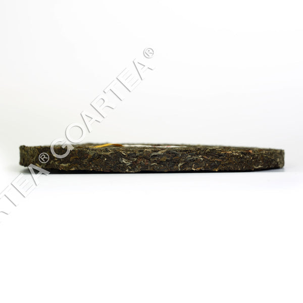 Year 357g Yunnan Xiaguan Golden Ribbon Raw Iron Cake Puer Pu'er Puerh Tea