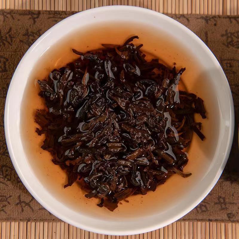 Palace Golden Buds Puerh Ripe Tea Cake Yunnan Pu-erh Cooked Tea Black Tea 357g