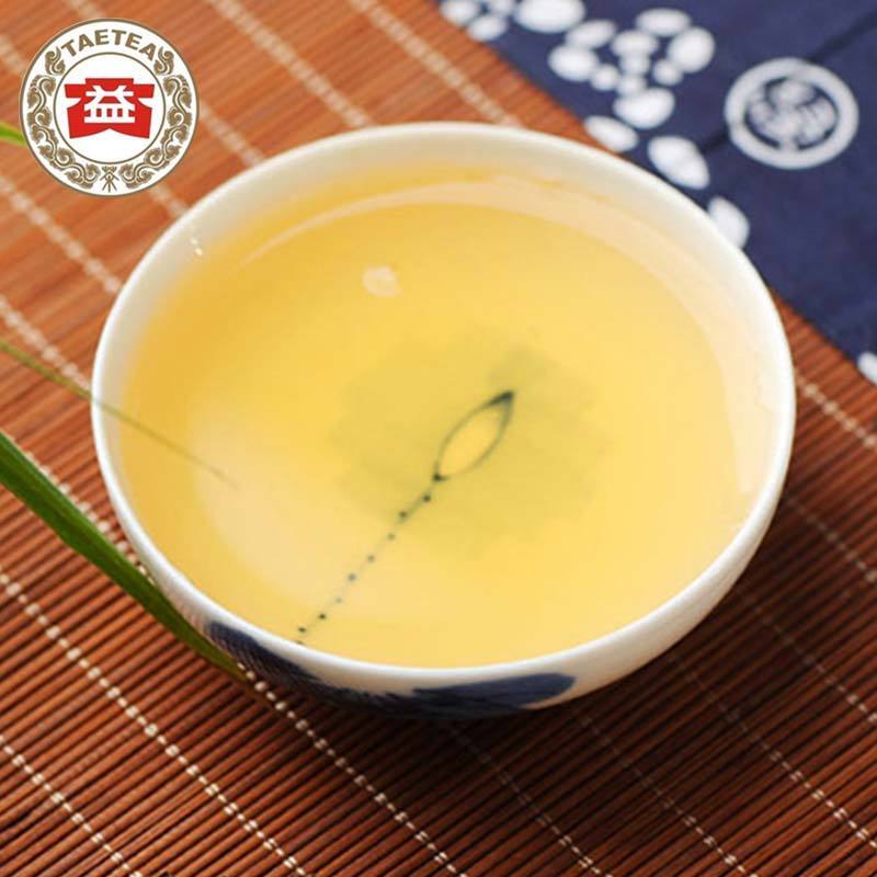 Green Tea Cake Dayi Raw Puer 7542 China Menghai Puer 150g PremiumTAETEA Puerh