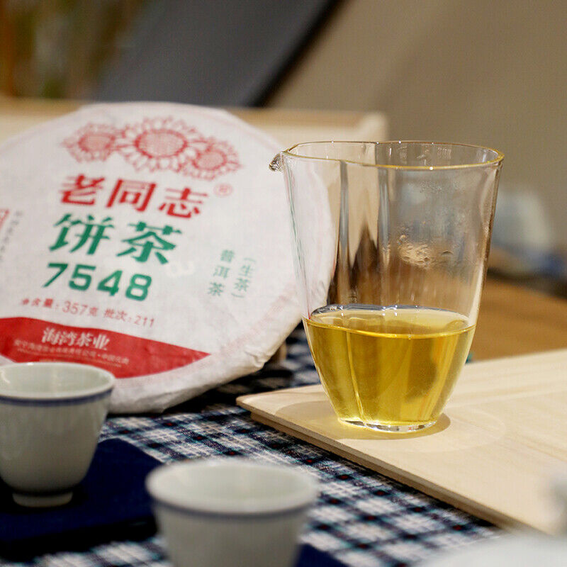Haiwan Lao Tong Zhi Old Comerade 7548 Pu-erh Tea Cake Sheng  357g Raw Pu'er