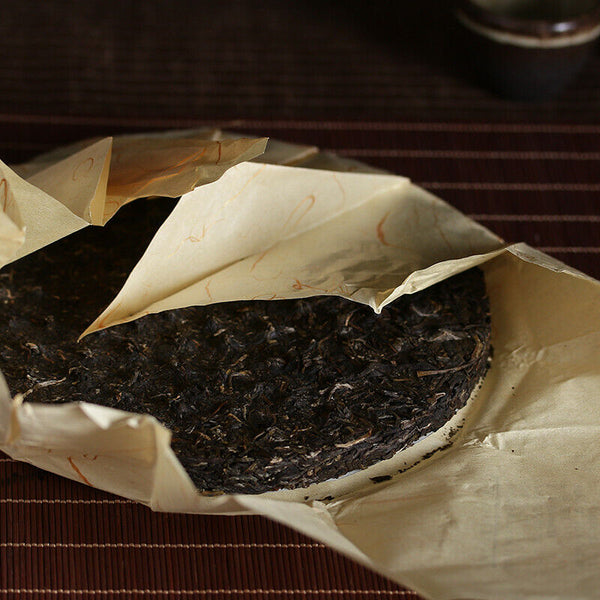 Yiwu Green Big Tree XY Xiaguan Pu-erh Yunnan Pu'er Iron Tea Cake Raw 357g
