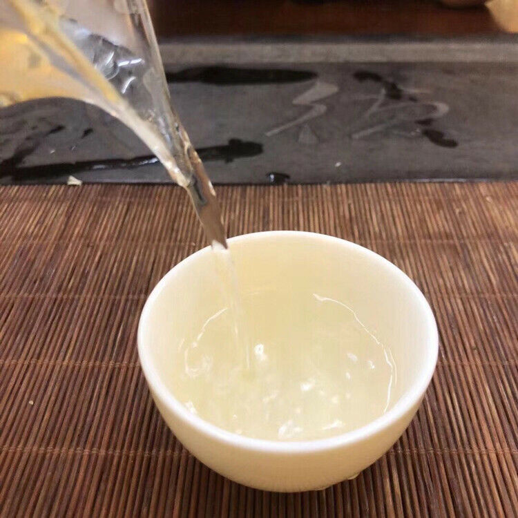 Fuding White Tea Year Silver Needle White Tea Cake Bai Hao Yin Zhen 300g