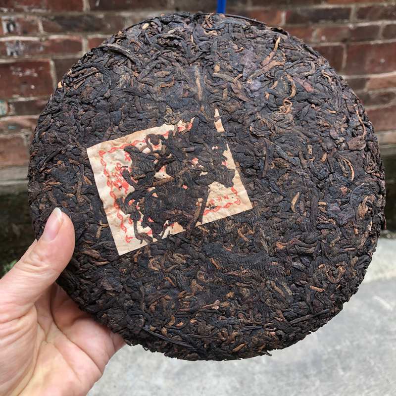 Yunnan Long Ma Tong Qing Yiwu Mt. Old Tea Puerh Tea Cake Ripe Puer Tea 357g Secondary image