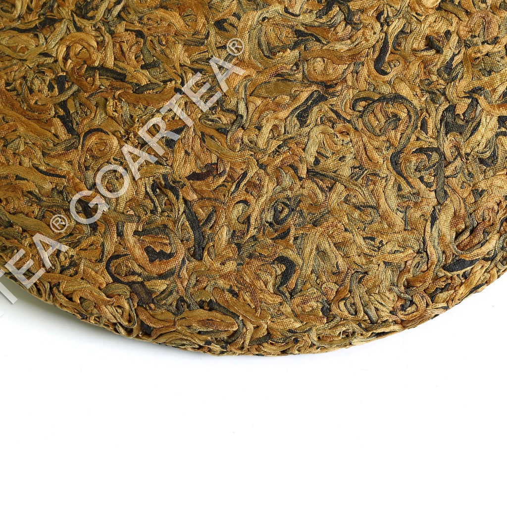 TeaHELLOYOUNG 357g Nonpareil Supreme Golden Buds Dian Hong Yunnan Black Tea Cake