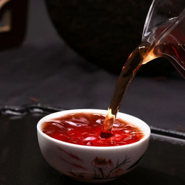 Yiwuchun Puerh Ripe Tea Cake Pu-erh Cooked Tea Pu'er Tea Chinese Black Tea 200g