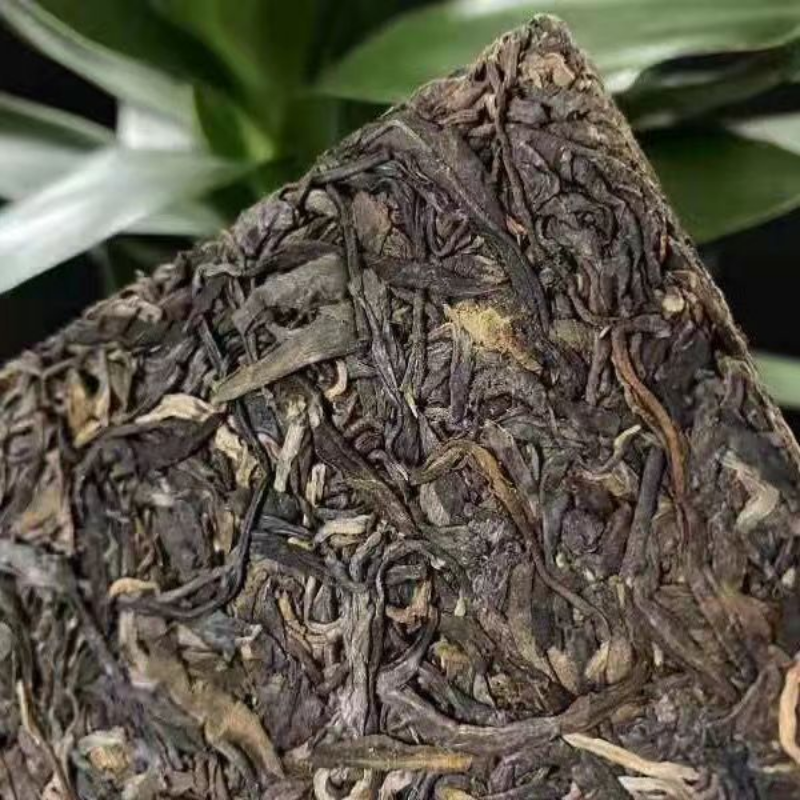 250g Iceland Puerh Raw Tea Brick Mengku Pu-erh Sheng Tea Yunnan Pu'er Tea