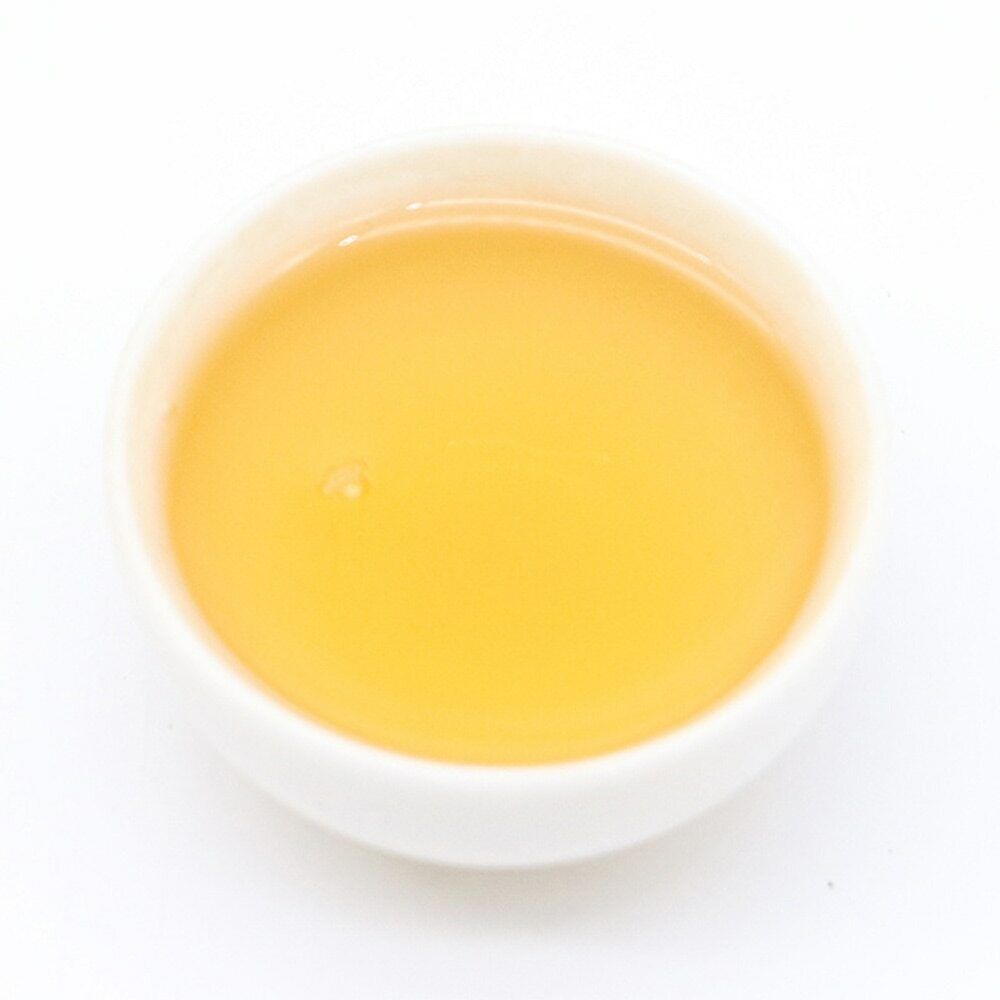 High Mountain Gong Mei 350g Chinese Old Tree Fuding White Tea Cake ShouMei Secondary image