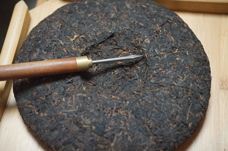 CIFbuy 826 * 2014 Yunnan Long Run Tea Ripe Puer Tea Cake Lin Cang Old Tree Pu'er 357g