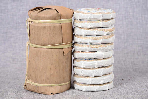 Yunnan Pu'er Tea Leaves Yiwu Tea Cake Raw Pu'er Tea Cake 50g