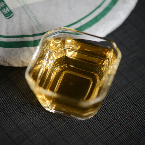 Haiwan Old Comrades 7038 Early Spring Yinhao Pu-erh Pu'er Raw Tea 400g Cake