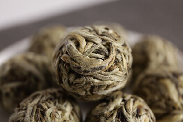 Handmade Moonlight Yunnan White Tea Beauty Silver Needle White Tea Ball Long Zhu