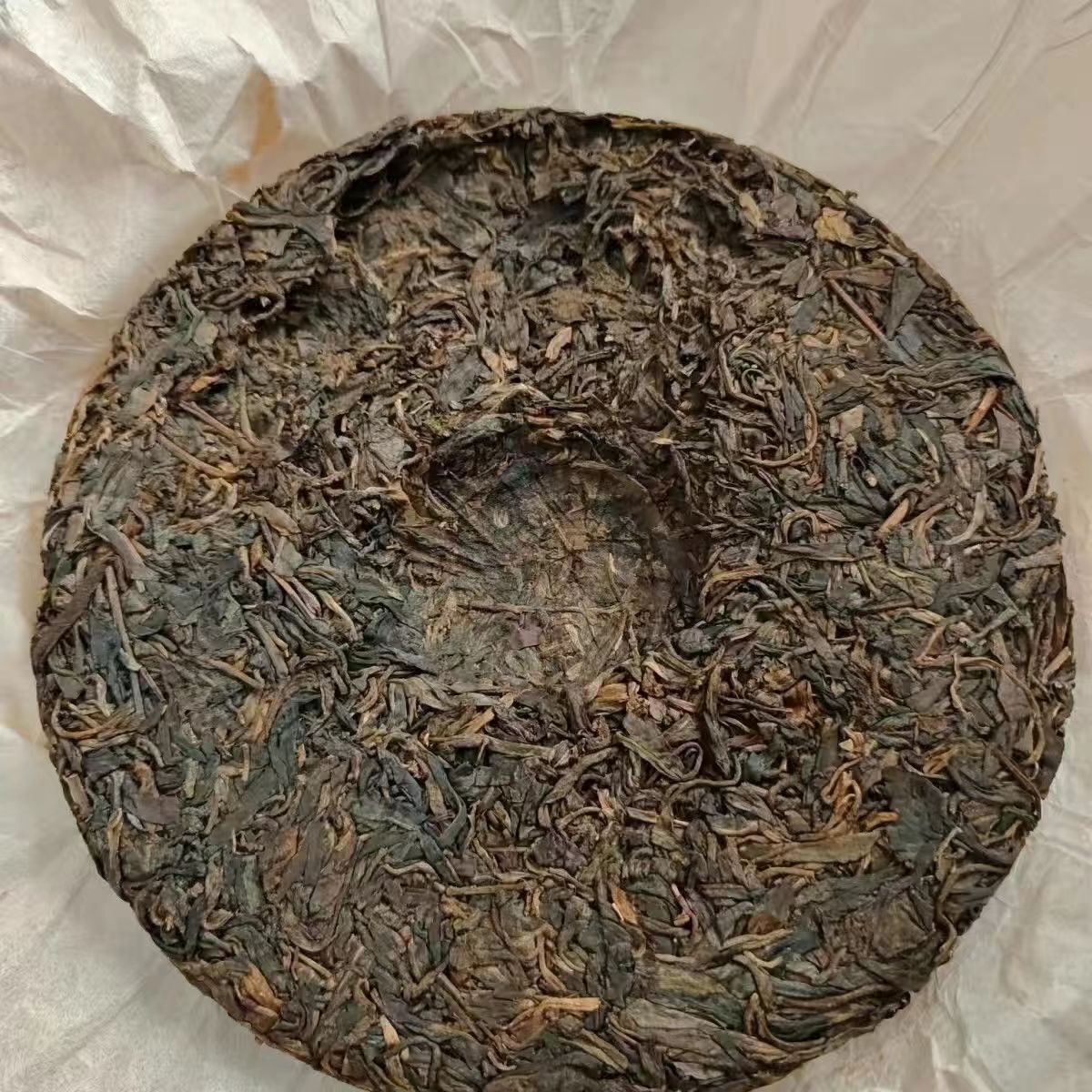 357g Yiwu Aged Pu-erh Raw Tea Old Puerh Raw Tea Cake Ancient Tree Pu'er Tea