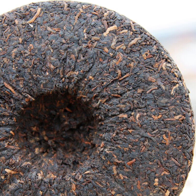 Menghai Tributary Golden Bud Pu-erh Tea Puer Shu Pu'er Puerh Ripe Tea Cake 500g