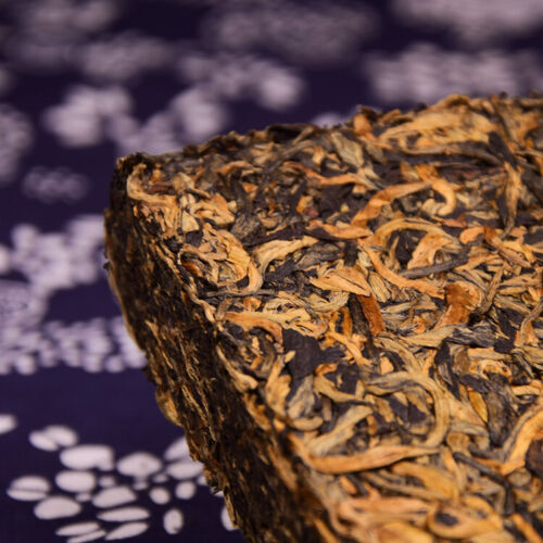 Fengqing Dian Hong Golden Buds Dianhong 250g Dian Hong Yunnan Black Tea Brick