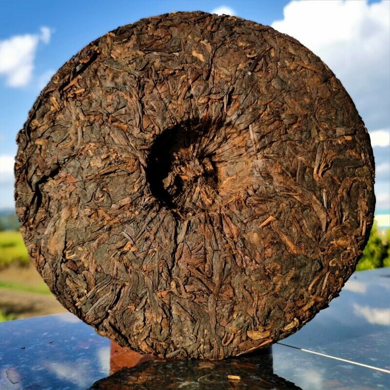 Original Old Tree Pu'er Tea Cake Healthy Drink Yiwu Gong Cake Pu'er Tea 357g