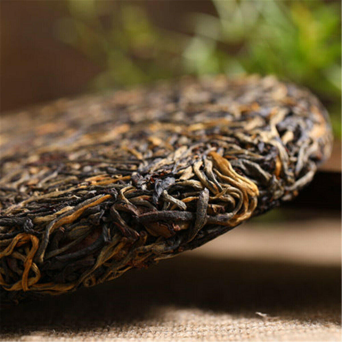 Yunnan Dian Hong Black Tea Cake 200g Fengqing Ancient Tree Black Tea Puer Tea Secondary image