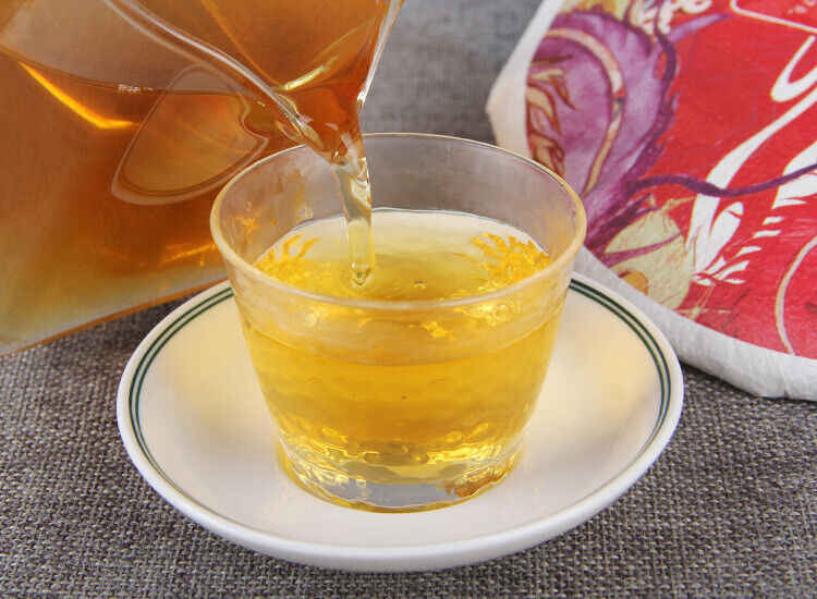Nonpareil Organic Yunnan Golden Bud Cake Compressed Tea Dian Hong Black Tea 357g