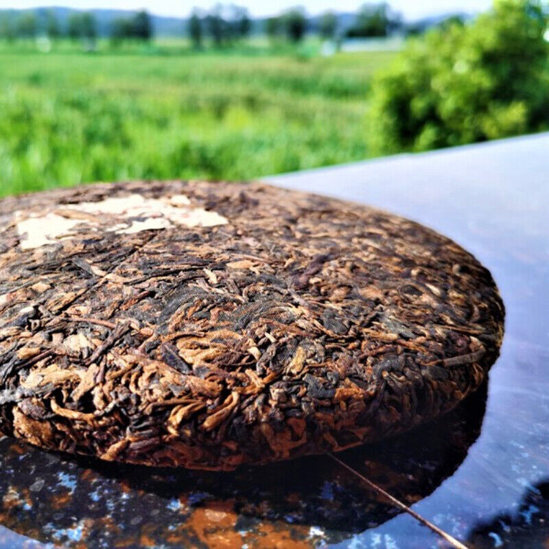 Organic Tea Ancient Tree Pu'er Tea Zhonghong Ying Yunnan Qizi Cake Tea 357g