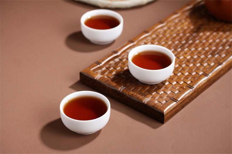 Puer Raw tea-cake puerh resistant brewing bright color sweet Old ban zhang Tea