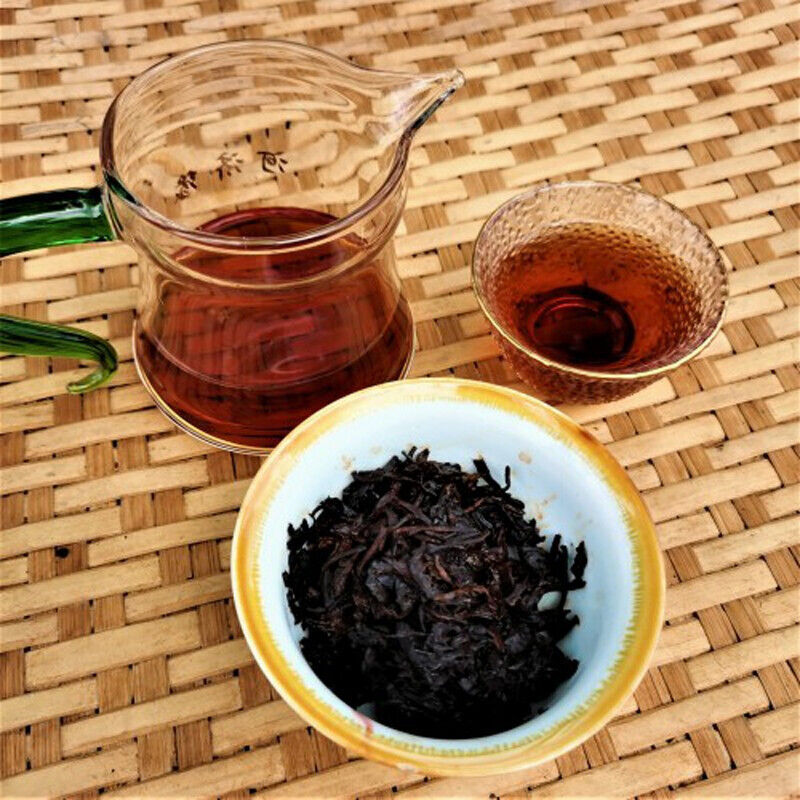 Golden Bud Tribute Cake Premium Black Tea Top Laobanzhang Ripe Pu'er Tea 357g