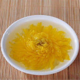 A Large Cup of Natural Herbal Tea In Summer Gold Huang Ju 4 Pieces Chrysanthemum