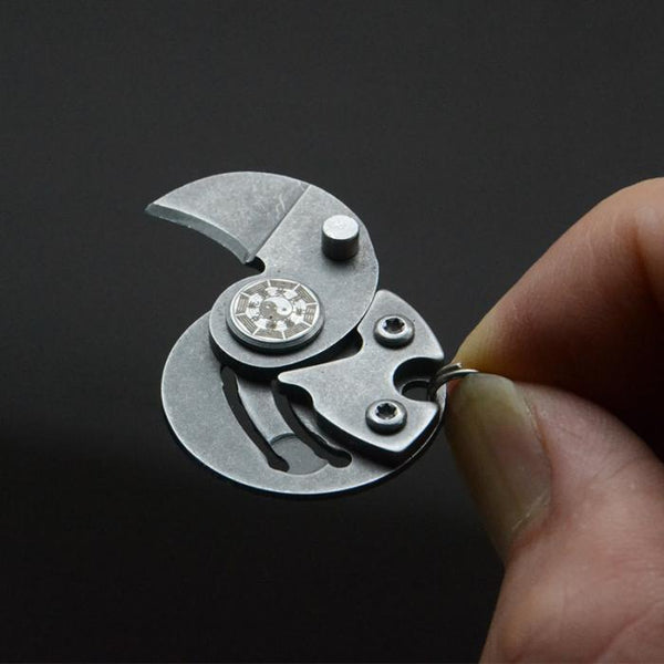 Mini Pocket Knives Outdoor Self-defense EDC Tools Coin Round Steel Folding Blade Knife Portable Gadget KeyRing Pendant Hand Tool