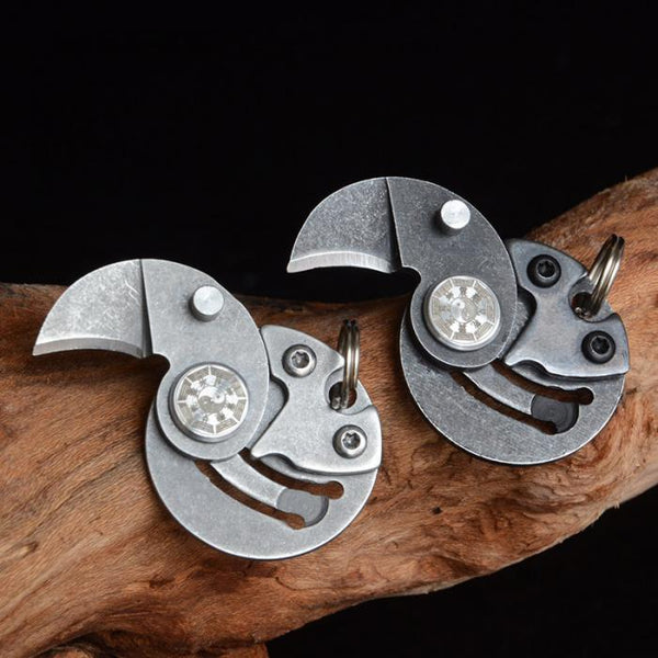 Mini Pocket Knives Outdoor Self-defense EDC Tools Coin Round Steel Folding Blade Knife Portable Gadget KeyRing Pendant Hand Tool