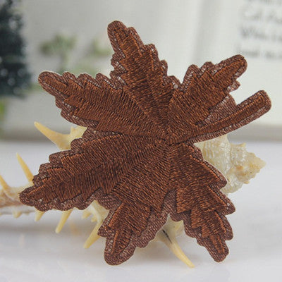 Cute 2 pcs Mixed Colors Fabric Sticker Patches Embroidered Iron on Patch Maple Leaf Sticker Garment Clothing Applique