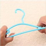 Liplasting 10Pcs/Lot Portable Clothes Hanger Kids Children Toddler Baby Clothes Coat Plastic Hangers Hook Household