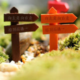 XBJ013 Mini10 pcs Wood Crafts Signpost Garden Ornament Resin Crafts Decor Terrarium Figurines Micro Landscape
