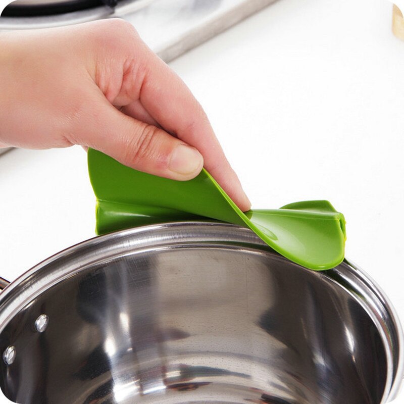 New Coming Creative Kitchen Gadgets Pour Soup Anti-spill and Leak Soup Deflector Useful Home Kitchen Specialty Tools