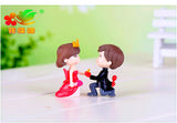 1pair Couple Decoration Crown Couple Moss Micro Landscape Resin Decoration Bride and Groom Small Decoration Crafts